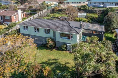 Photo of property in 103 Tilley Road, Paekakariki, 5034