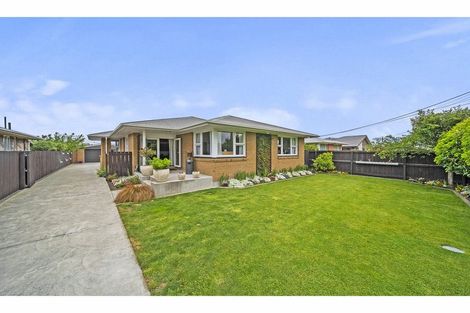 Photo of property in 108 Wainoni Road, Avondale, Christchurch, 8061