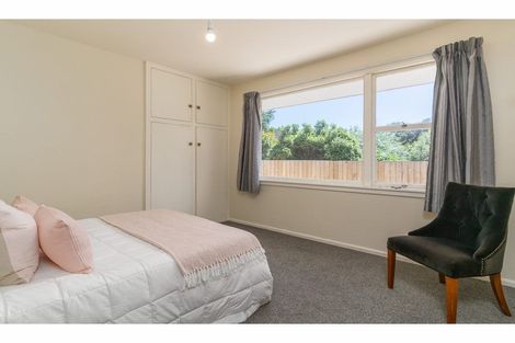 Photo of property in 6 Woodford Terrace, Ilam, Christchurch, 8053