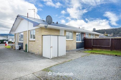 Photo of property in 2/6 Hay Street, Ebdentown, Upper Hutt, 5018