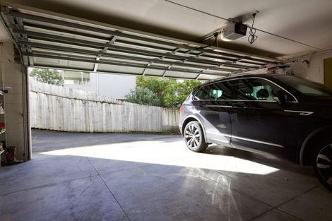 Photo of property in 2/32 Spencer Road, Pinehill, Auckland, 0632