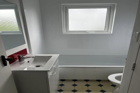 Photo of property in 3/49 Mandalay Terrace, Khandallah, Wellington, 6035