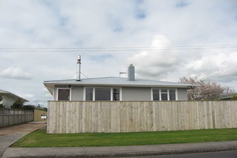 Photo of property in 209 Frankley Road, Frankleigh Park, New Plymouth, 4310