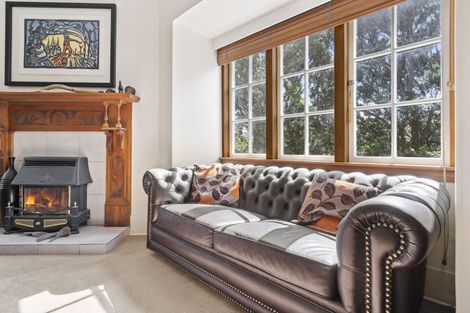 Photo of property in 27 Lower North Terrace, Kelburn, Wellington, 6012