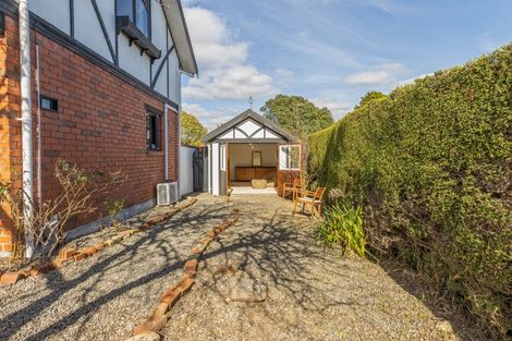 Photo of property in 10 Kakariki Grove, Waikanae, 5036