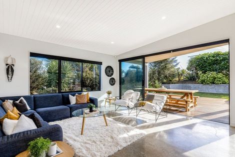 Photo of property in 3 Te Heke Place, Waikanae, 5036