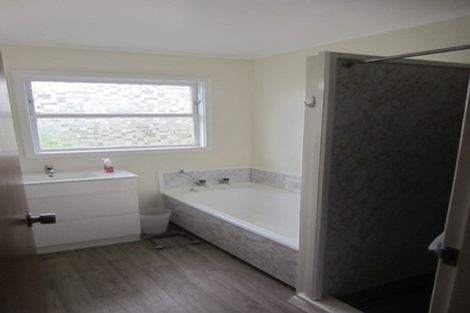 Photo of property in 2 Fyvie Avenue, Tawa, Wellington, 5028