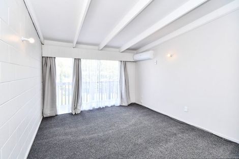 Photo of property in 15a Earlsworth Road, Mangere East, Auckland, 2024