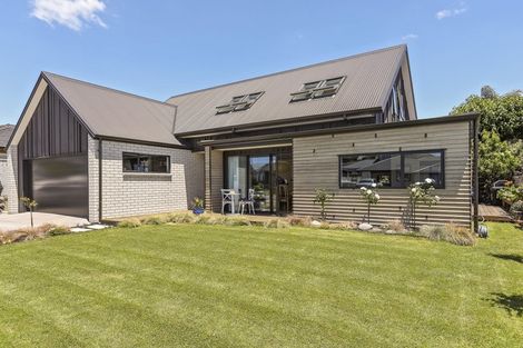 Photo of property in 75 Bert Wall Drive, Omokoroa, 3114