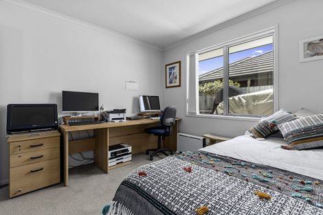 Photo of property in 5 Rainey Crescent, Papamoa Beach, Papamoa, 3118