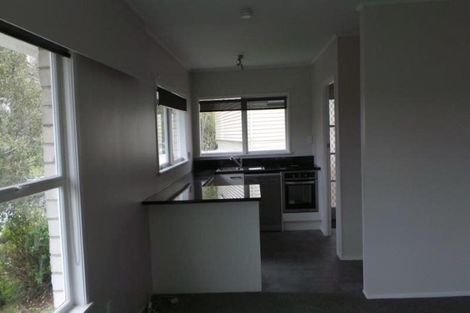 Photo of property in 1/24 Sovereign Place, Glenfield, Auckland, 0629