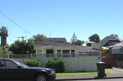 Photo of property in 2/19 Stanley Avenue, Milford, Auckland, 0620