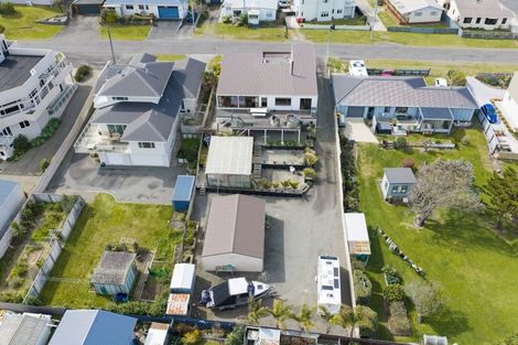 Photo of property in 8 Roore Street, Foxton Beach, Foxton, 4815