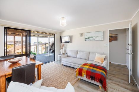 Photo of property in 8 Roore Street, Foxton Beach, Foxton, 4815