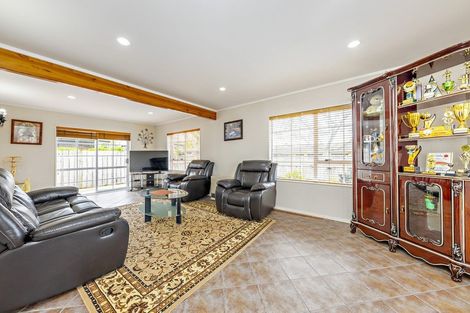 Photo of property in 47 Evanda Crescent, Conifer Grove, Takanini, 2112