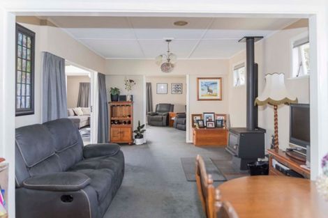 Photo of property in 17 Smith Street, Dannevirke, 4930