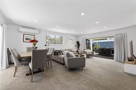 Photo of property in 14 Bromley Place, Westown, New Plymouth, 4310