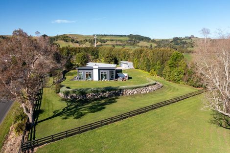 Photo of property in 172 Kaipikari Road Upper, Urenui, 4375