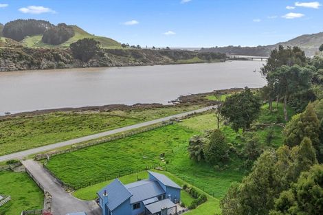 Photo of property in 139 Te Mahoe Road, Mokau, 4376