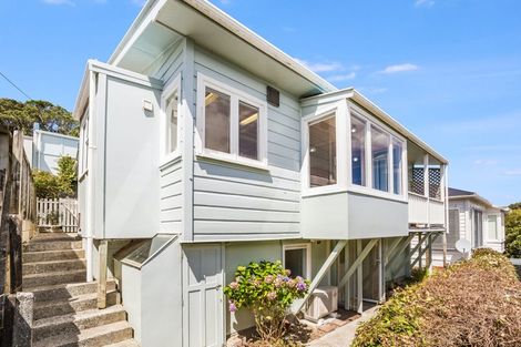 Photo of property in 97 Northland Road, Northland, Wellington, 6012