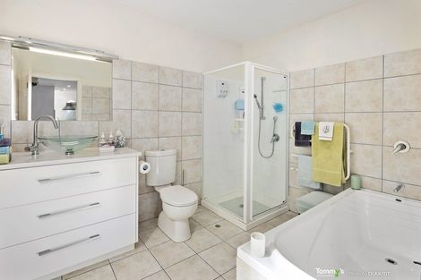 Photo of property in 25 Futuna Close, Karori, Wellington, 6012