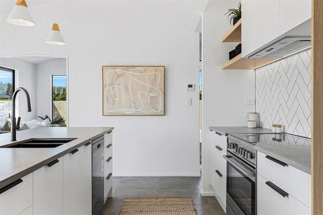 Photo of property in 37 Mcquillan Avenue, Woodend, 7610