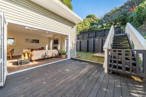 Photo of property in 21 Franklyn Road, Tawa, Wellington, 5028