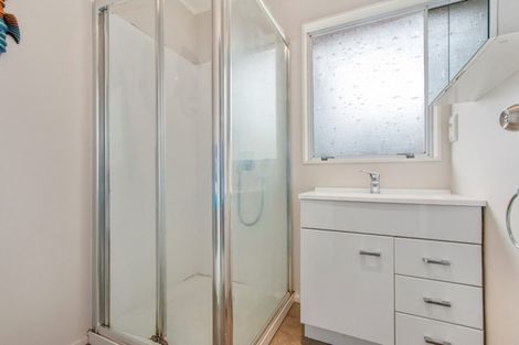 Photo of property in 14 Glenfinn Place, Massey, Auckland, 0614