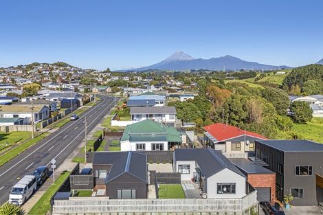 Photo of property in 140 Ngamotu Road, Spotswood, New Plymouth, 4310