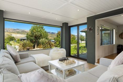 Photo of property in 21 De Bettencor Place, Mount Pisa, Cromwell, 9383