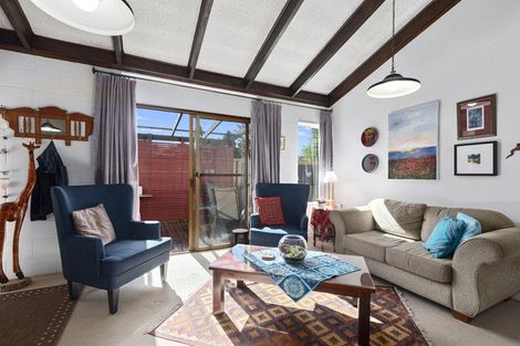 Photo of property in 1/6 Bronwyn Place, Torbay, Auckland, 0630