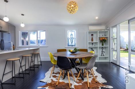 Photo of property in 8 Puriri Street, Helensville, 0800