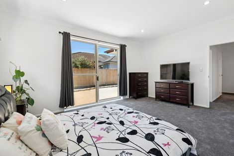 Photo of property in 74 Baverstock Road, Flat Bush, Auckland, 2016