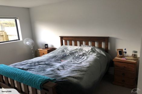 Photo of property in 5 Sunstone Crescent, Brown Owl, Upper Hutt, 5018