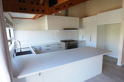 Photo of property in 9 Graven Court, Henderson, Auckland, 0612