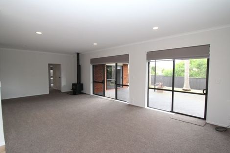 Photo of property in 38 Sandwick Drive, Weymouth, Auckland, 2103