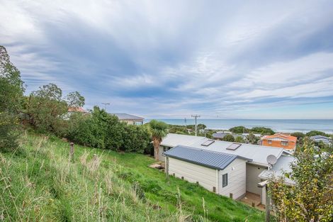 Photo of property in 33 Queen Street, Brighton, Dunedin, 9035