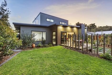 Photo of property in 3 Okoare Lane, Ferndale, New Plymouth, 4310