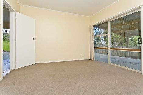 Photo of property in 121 Beach Haven Road, Beach Haven, Auckland, 0626