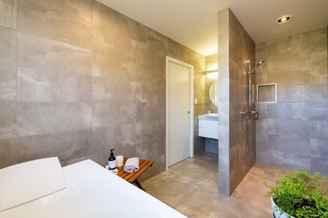 Photo of property in 3 Esk View Road, Eskdale, Napier, 4182