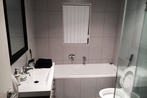 Photo of property in 80 South Kensington Way, Henderson, Auckland, 0612