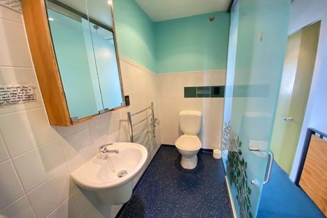 Photo of property in Qba Apartments, 4r/51 Webb Street, Mount Cook, Wellington, 6011