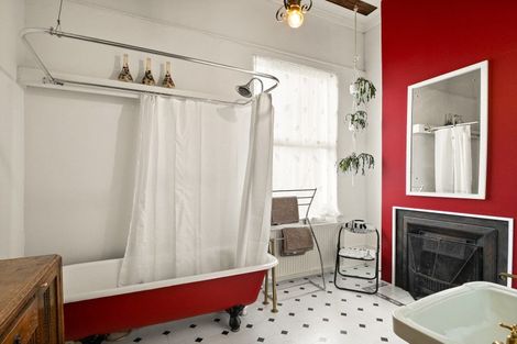 Photo of property in 66 Riverbank Road, Inch Clutha, Kaitangata, 9281