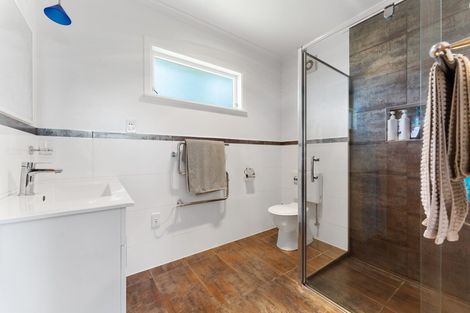 Photo of property in 8 Essex Place, Milson, Palmerston North, 4414