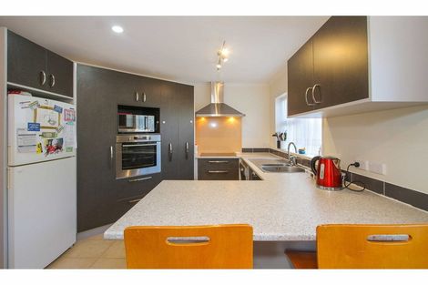 Photo of property in 40 Roberts Road, Glenfield, Auckland, 0629