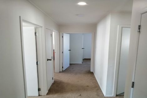 Photo of property in 3 Sunward Rise, Glenfield, Auckland, 0629