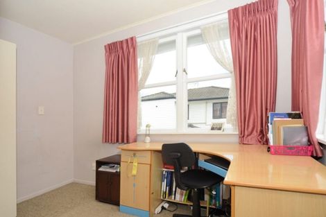 Photo of property in 2 Zion Road, Birkenhead, Auckland, 0626