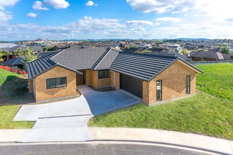 Photo of property in 8 Bosun Place, Te Atatu Peninsula, Auckland, 0610