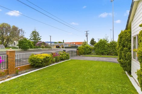 Photo of property in 63 Weraroa Road, Levin, 5510