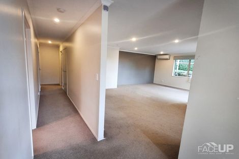 Photo of property in 13 Anna Lane, Glen Eden, Auckland, 0602
